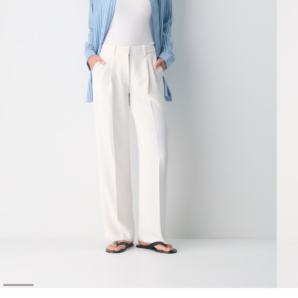 NWT Aritzia white effortless pant- new with tags never worn